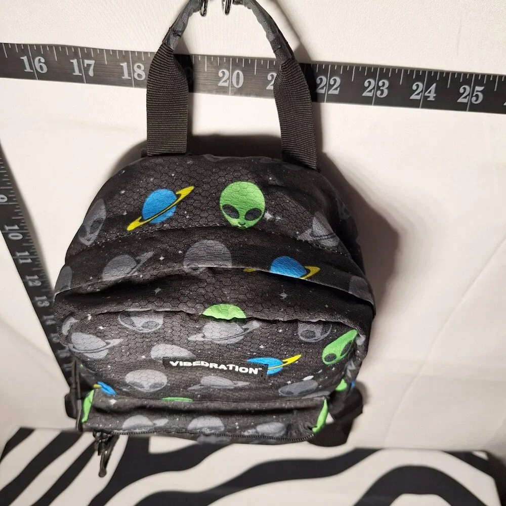 Vibedration Hydration Backpack w/o bladder - Small Size - Aliens - Used